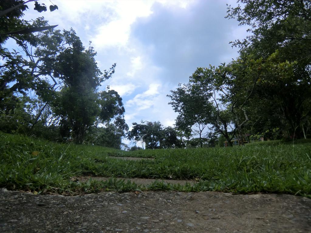 Pousada Recanto Dos Pinheiros Pilar do Sul Exterior photo