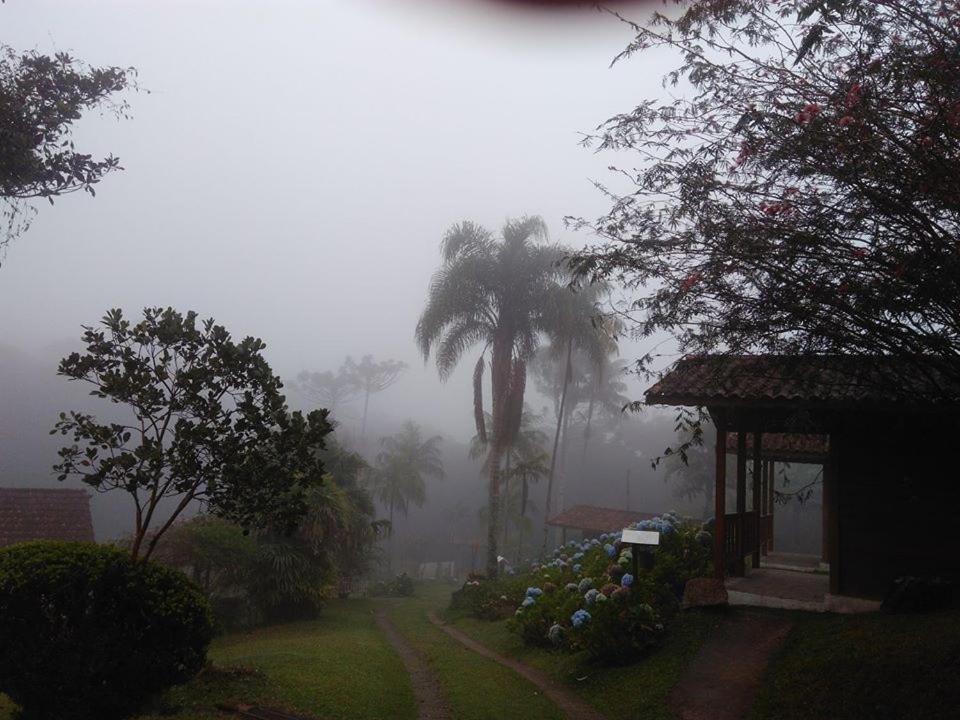 Pousada Recanto Dos Pinheiros Pilar do Sul Exterior photo
